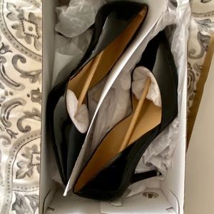 NWT Michael Kors Black Patent Leather Pumps